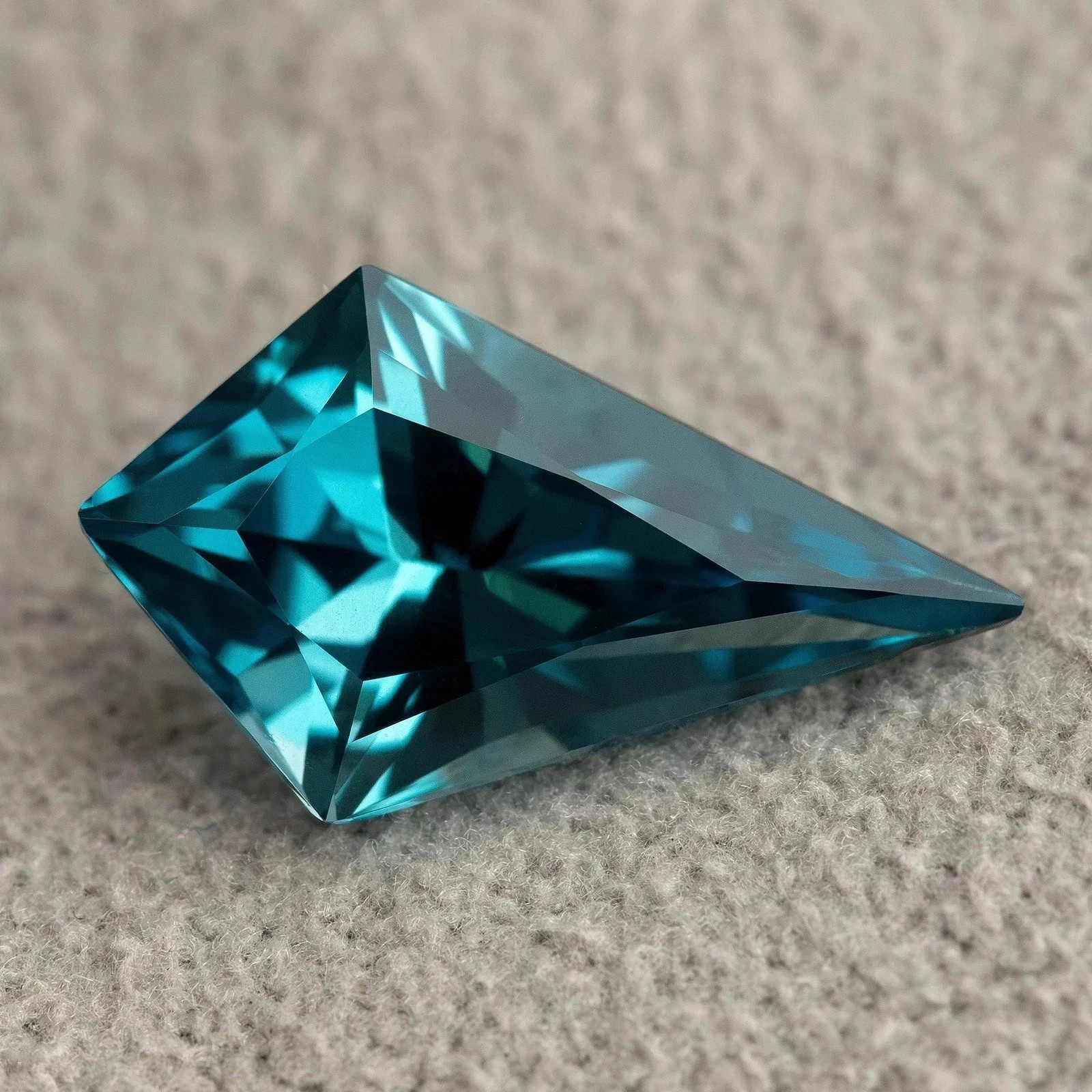 Natural 11 Ct AAA+ Teal Blue Sapphire Kite Cut Loose Certified Gemstone AAA