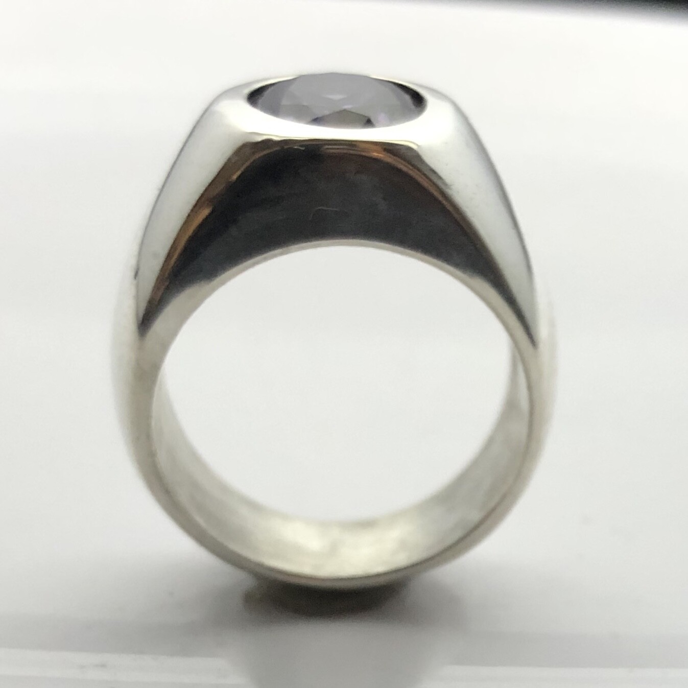 MJG STERLING SILVER RING. HEAVY. 12 x 10mm OVAL LAB ALEXANDRITE. SIZE 9.5