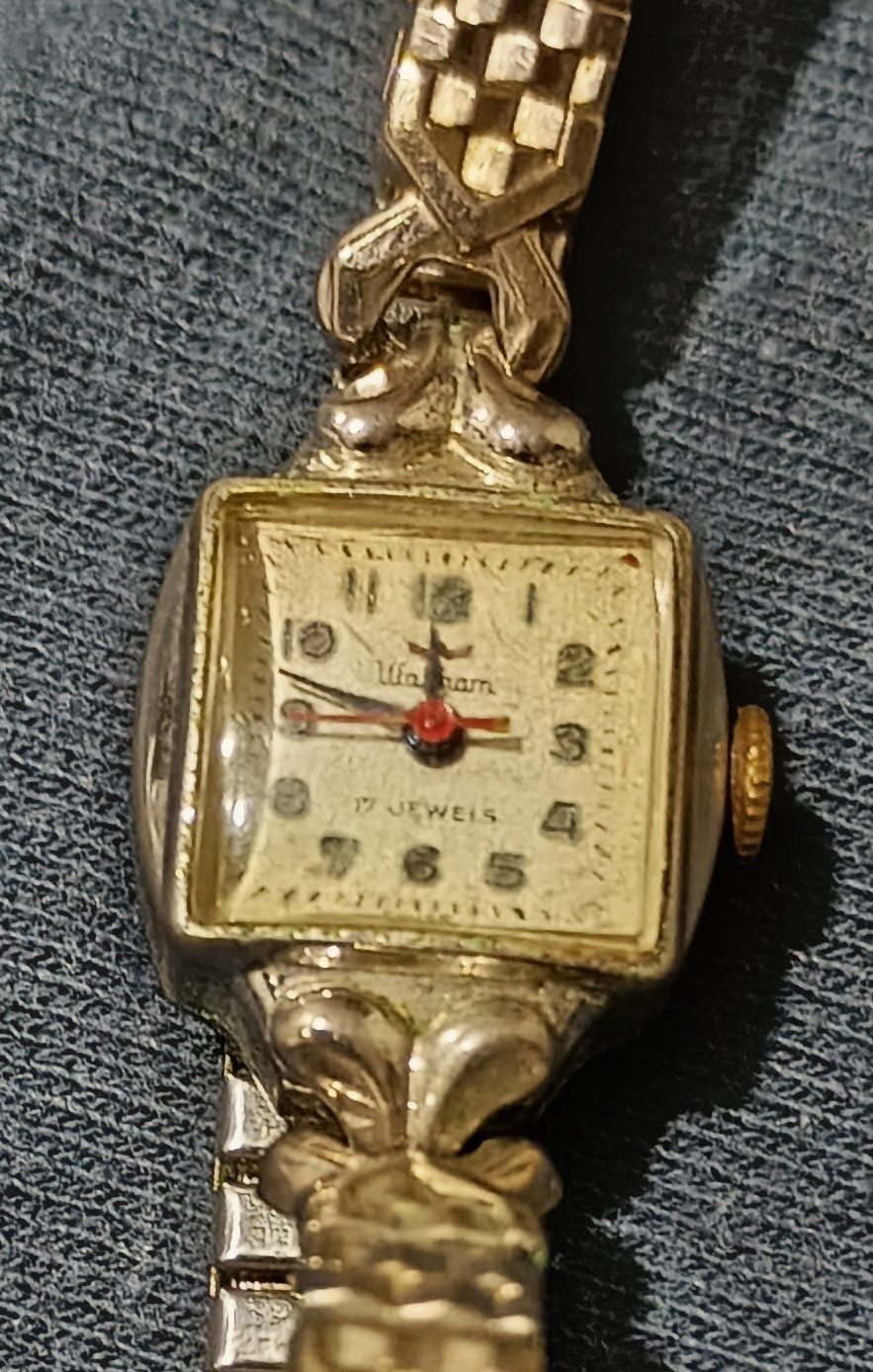Waltham Vintage Women’s 17J Manual Mechanical Square Cocktail Watch