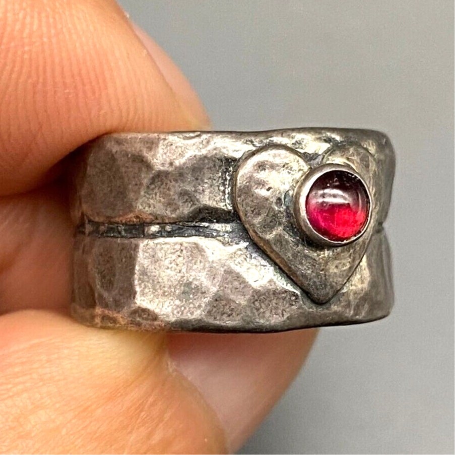 Vintage Burgundy Stone Heart Sterling Silver Ring Size 5