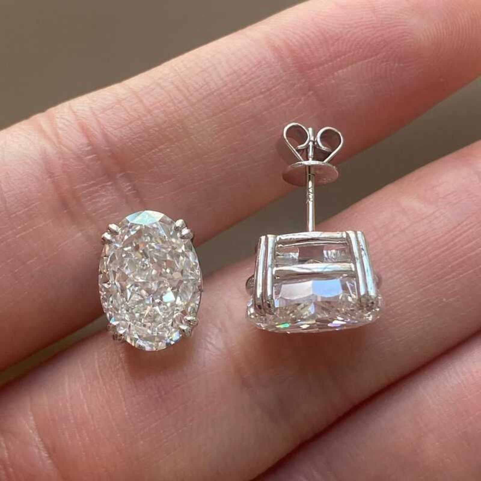 4 Ct Oval Cut VS1 IGI Certified Lab Grown Diamond Stud Earrings 14k White Gold