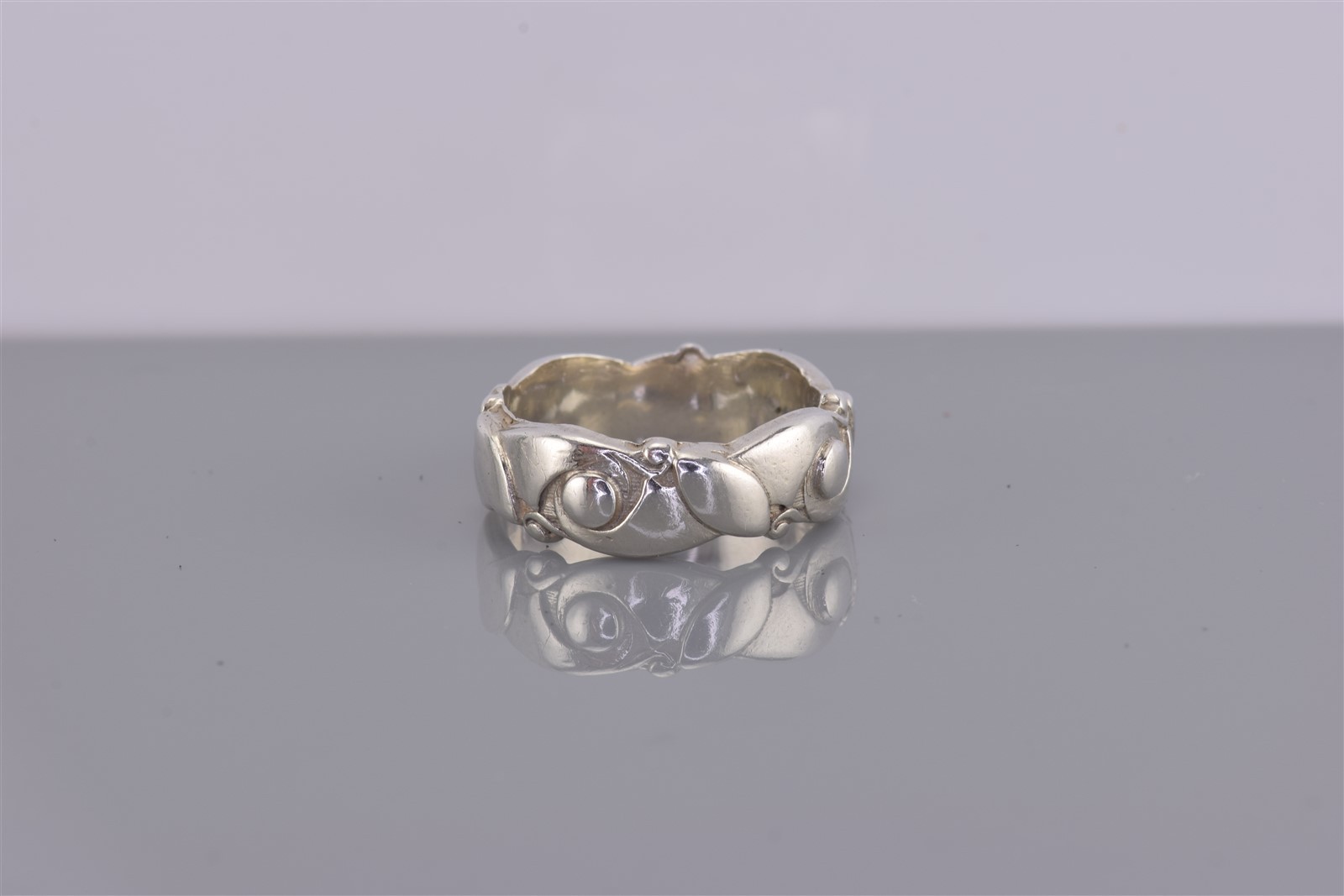 Sterling Silver Swirled Leaf Bead Patterned Eternity Band Ring 925 Sz: 7