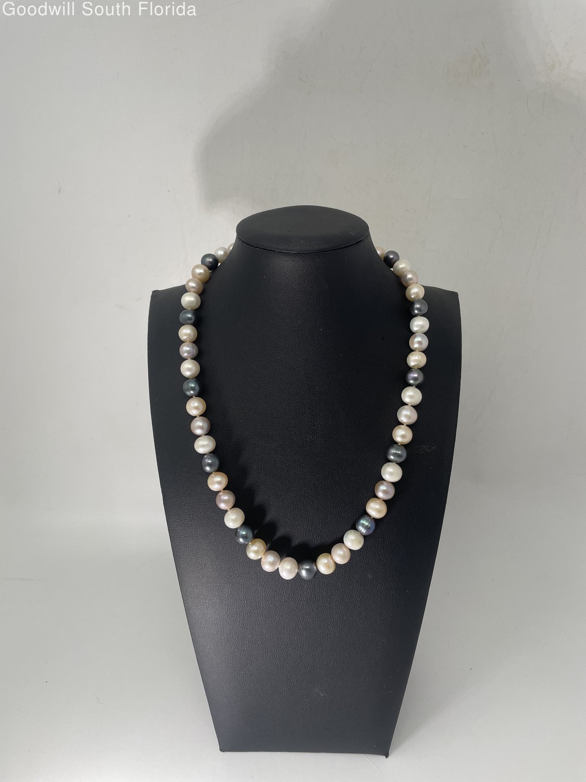 Beaded Necklace With White Gold Clasp (Stamped 14K-Tested 13.84KT) Weight 54.0g
