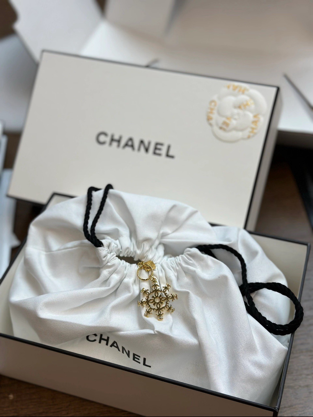 Rare (1) CHANEL Beauty 2024 VIP Gift Snowflake Charm w/Double C Logo Pendant