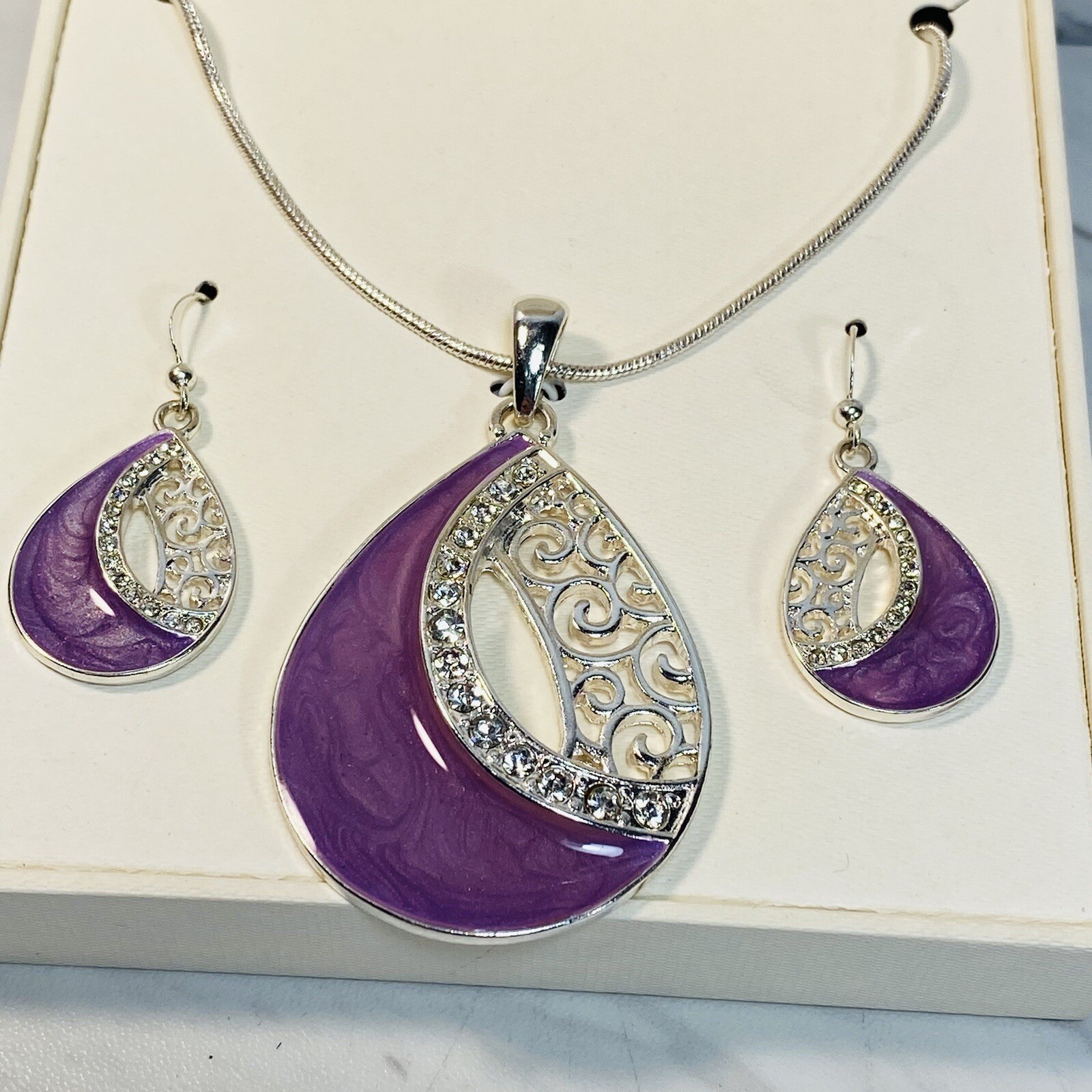 Kim Rogers Necklace And Earrings Set New