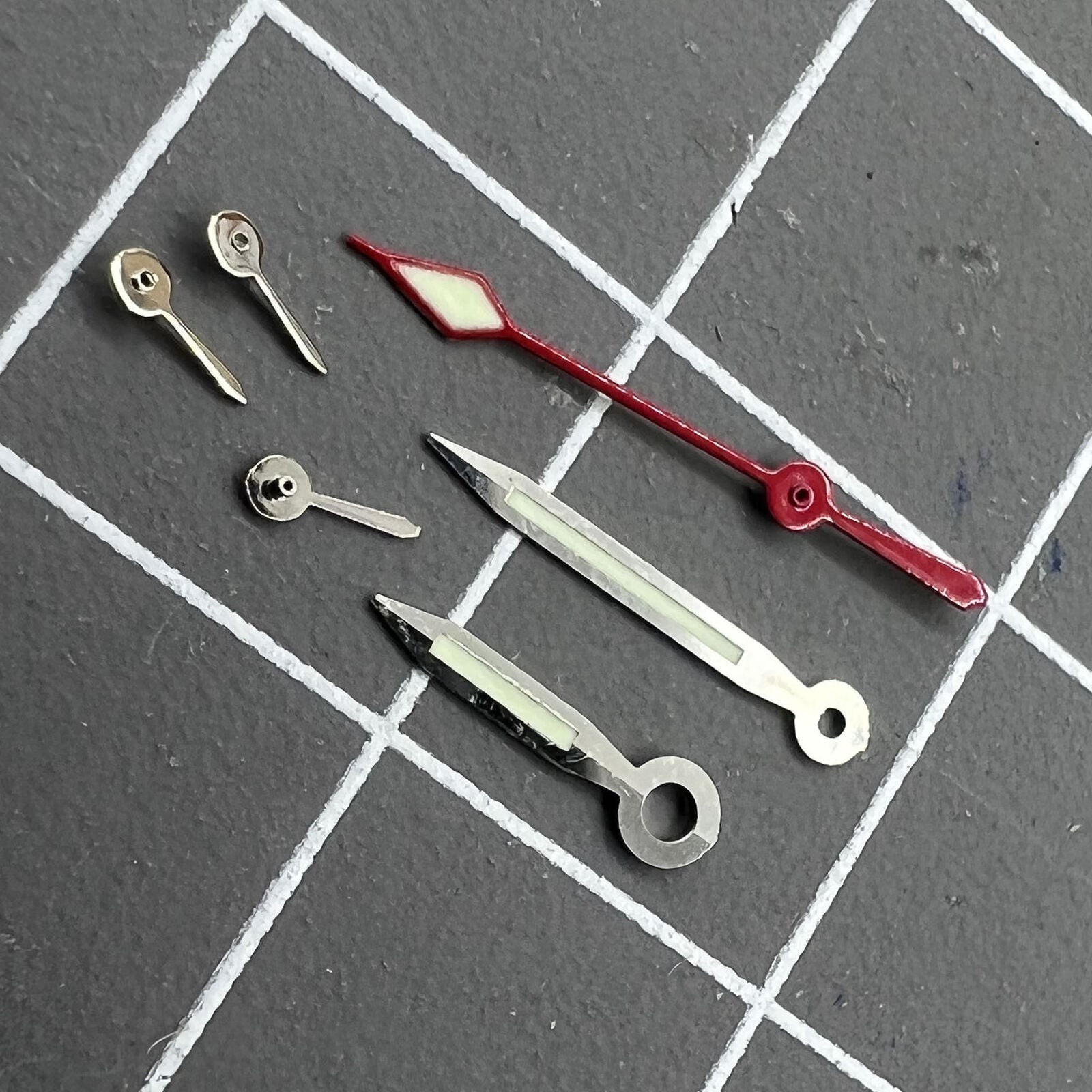 2 Sets/Pack 10.5mm Green Luminous Silver Trim Watch Hands for 7120 Movement