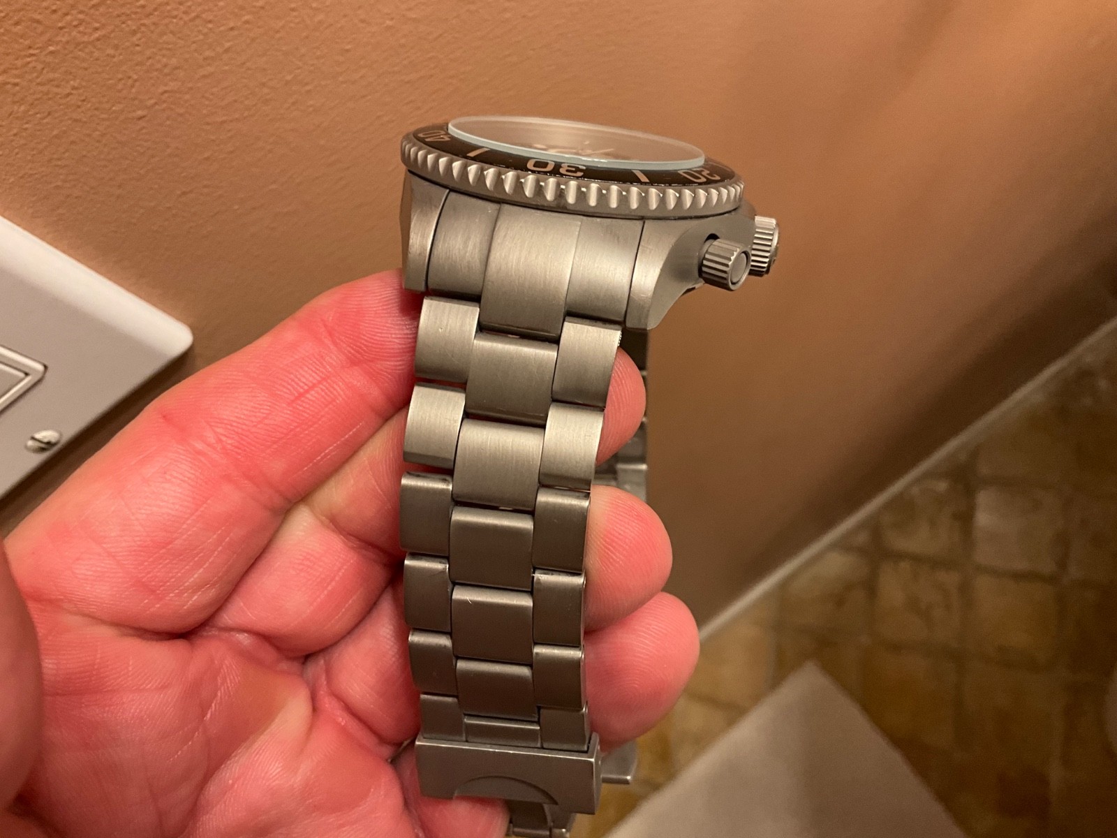 INVICTA SWISS MADE RESERVE PRO DIVER MODEL 23375 TITANIUM 25 JEWEL VALJOUX 7750