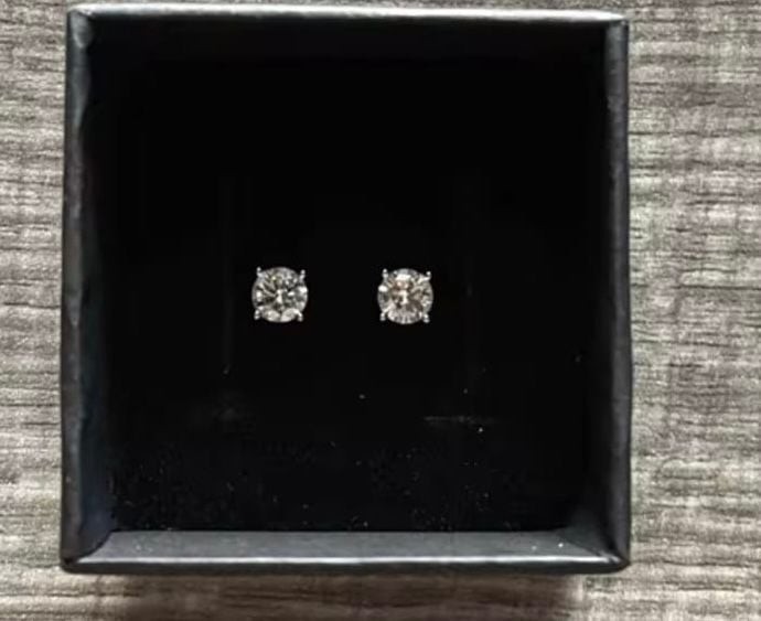 GRA Certified Round 1.0 CT Moissanite Solitaire Stud Earrings