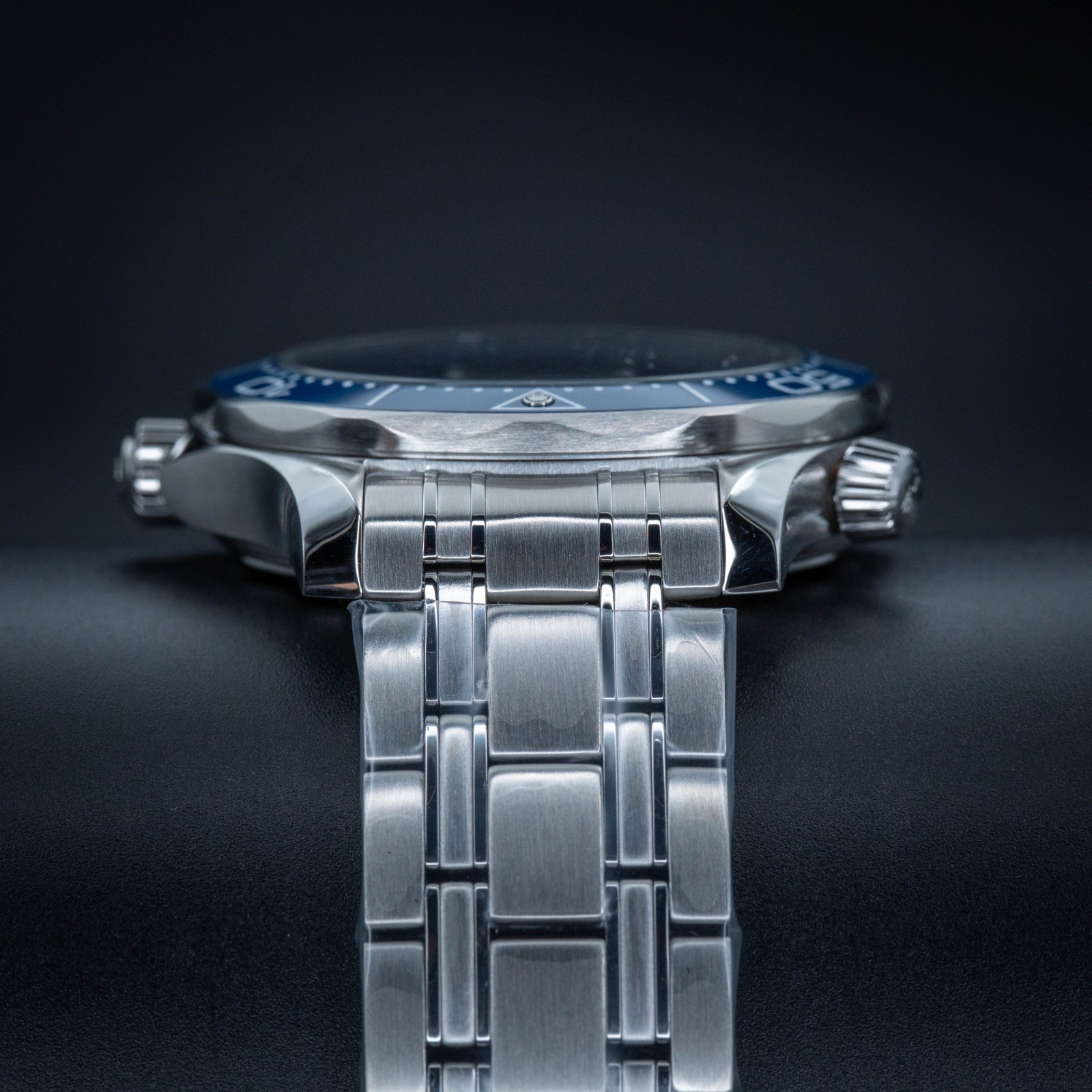 OMEGA Seamaster Diver 300M 210.30.42.20.03.001 BLUE WAVE