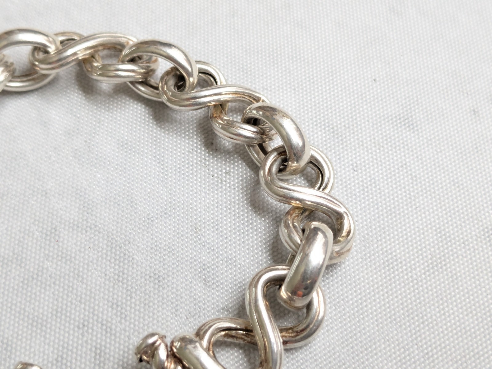 Vintage Sterling Silver Bracelet Infinity Bowtie Hollow Puffy 7″
