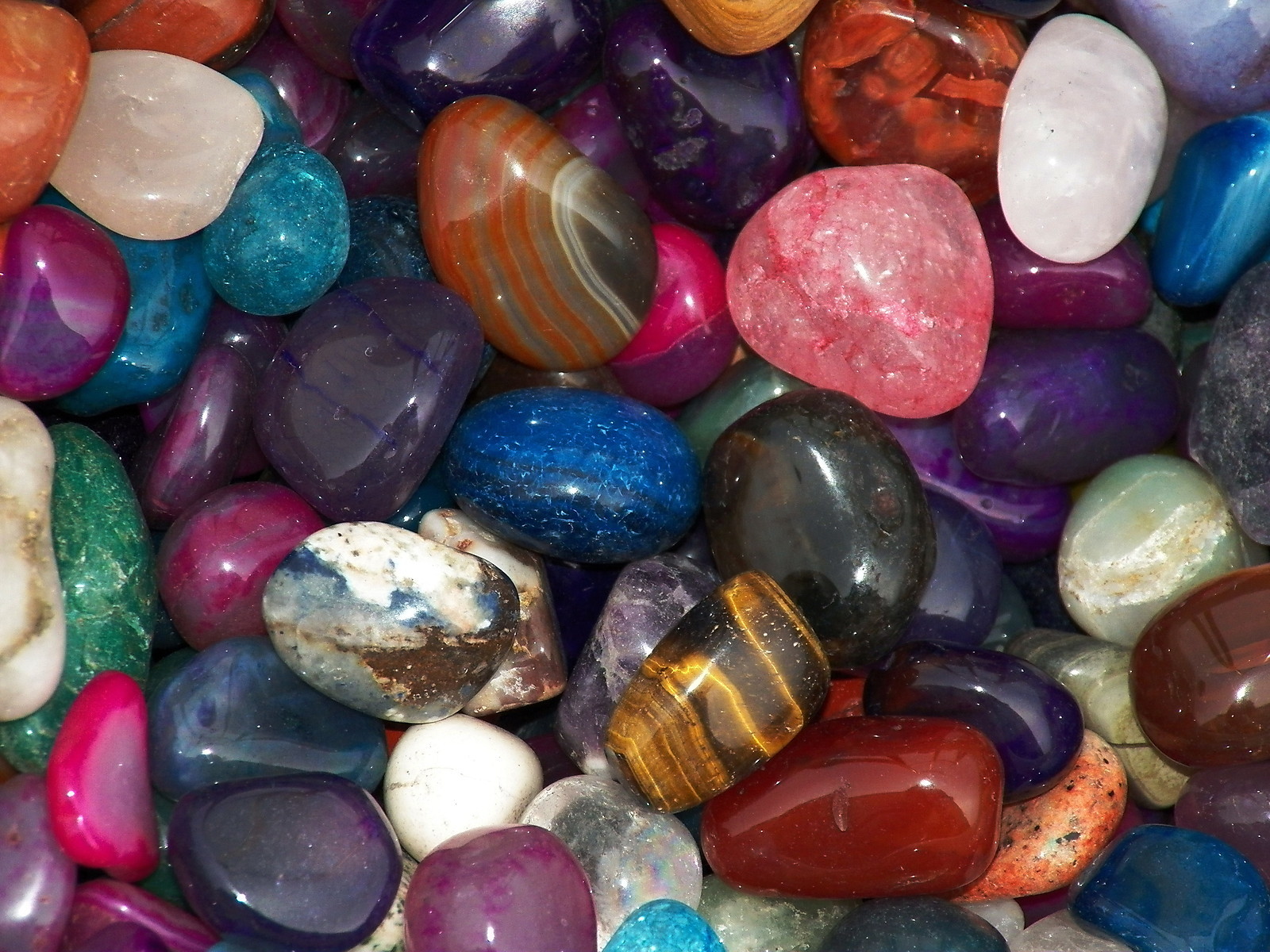 2000 Carat Lots of Size #6 Tumbled Polished Gemstones + A FREE Faceted Gemstone