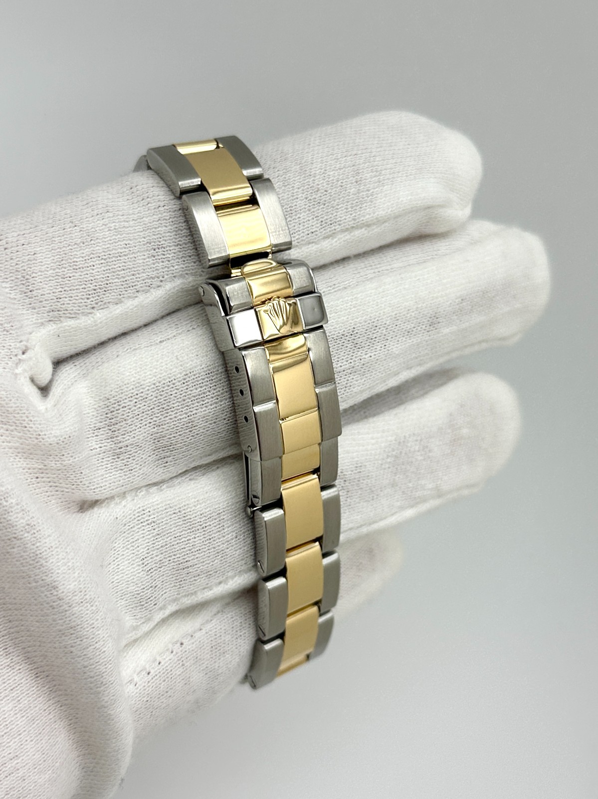 Rolex Ladies Yacht Master 69623 29mm White Dial 18K Yellow Gold Stainless Steel