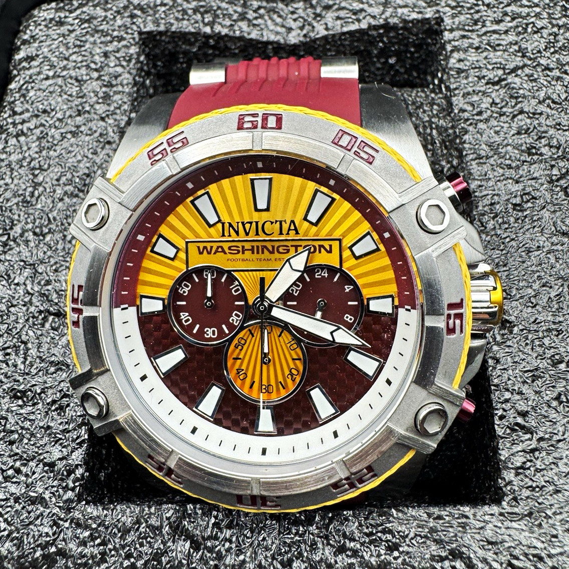 Invicta (41994) NFL Washington Chronograph with Burgundy Silicone Strap 52mm