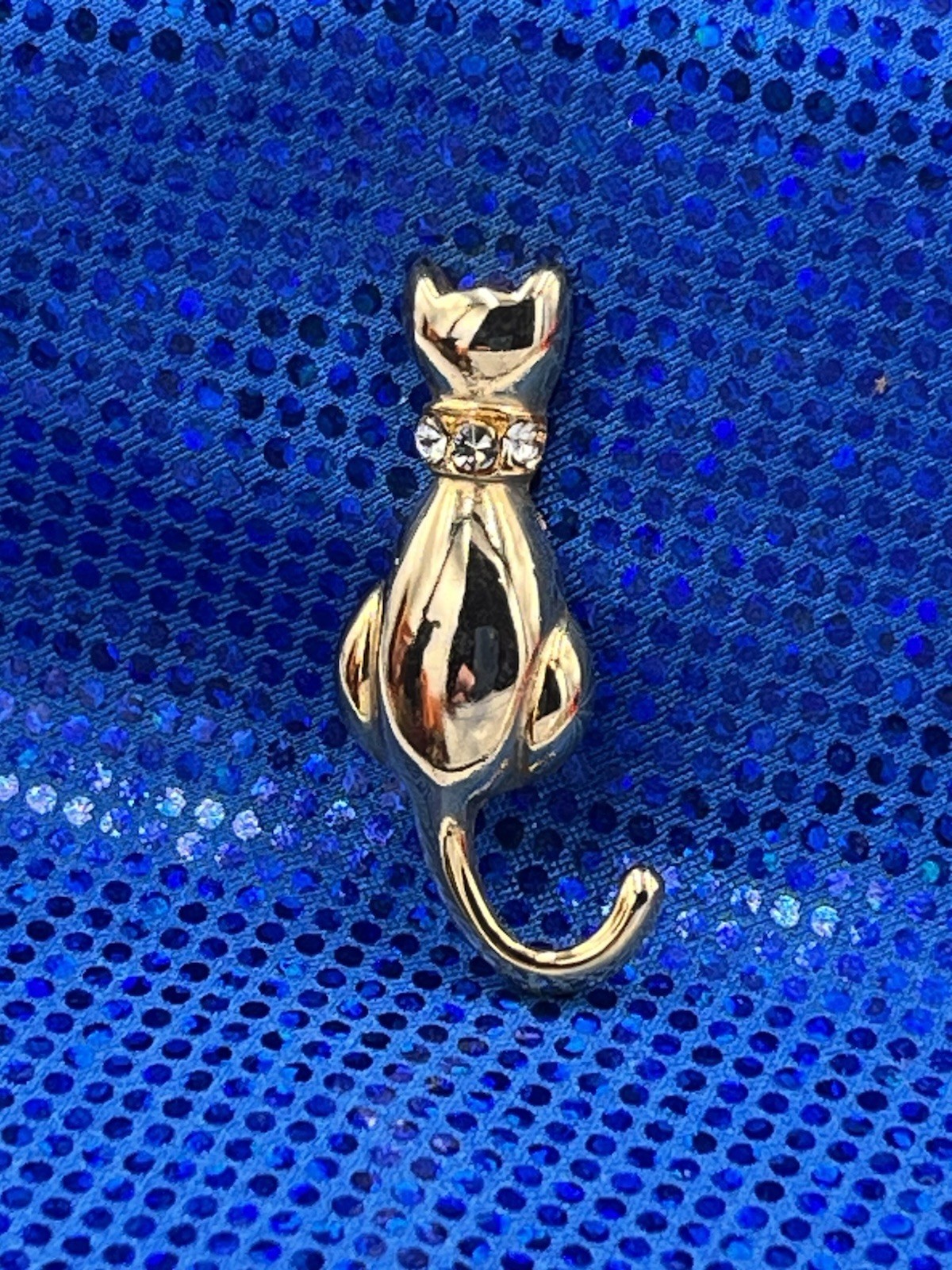 VTG MCM Cat Pin Crystal Collar 1.3” L Bright Gold Plated Clear Stones Lapel Tac