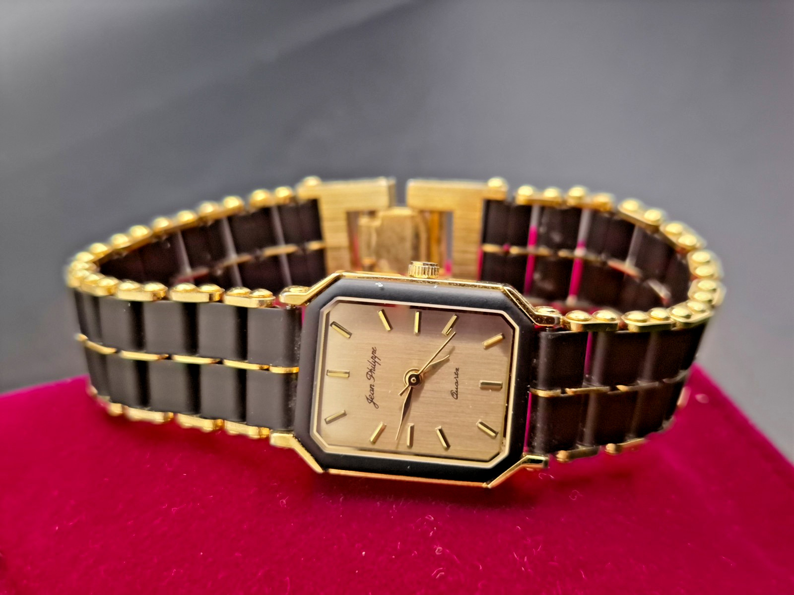 Vintage JEAN PHILIPPE Women’s Gold & Black Detail Quartz Watch-VGC/Working