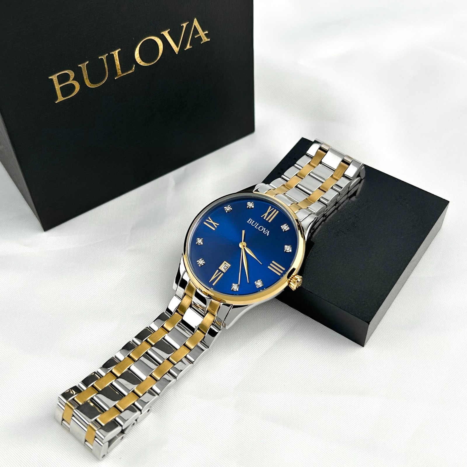 New Bulova Men’s Classic Blue Dial & Two Tone Bracelet 98D130 Quartz Watch 40mm