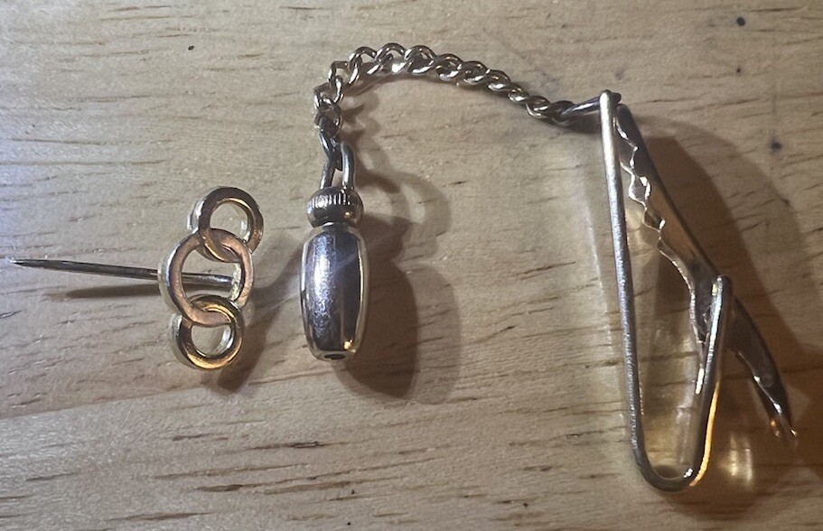 Vintage HICKOK USA FTie Pin Tack Clip Chain Unique Gold Tone 3 Rings