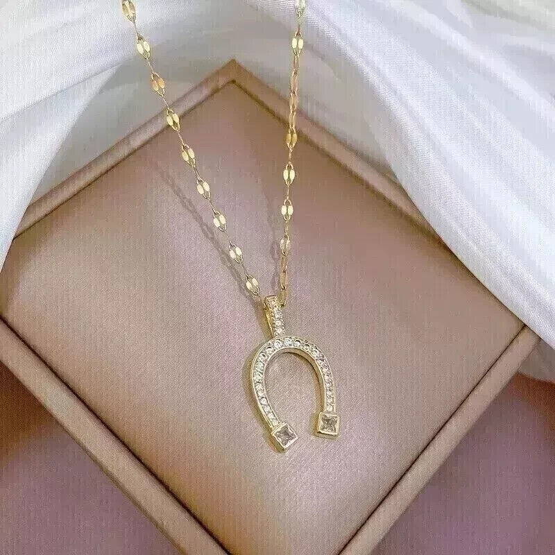 Round Cut Simulated Diamond Stunning Horseshoe Pendant In 14K Yellow Gold Plated
