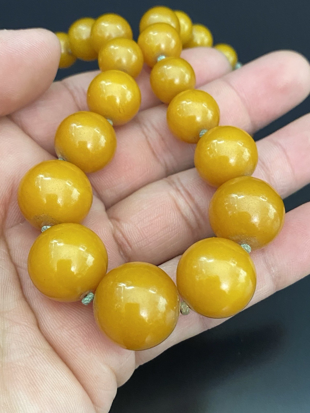 Vintage Egg Yolk Butterscotch Amber Bakelite Graduated Bead 16″ Necklace 43.8g