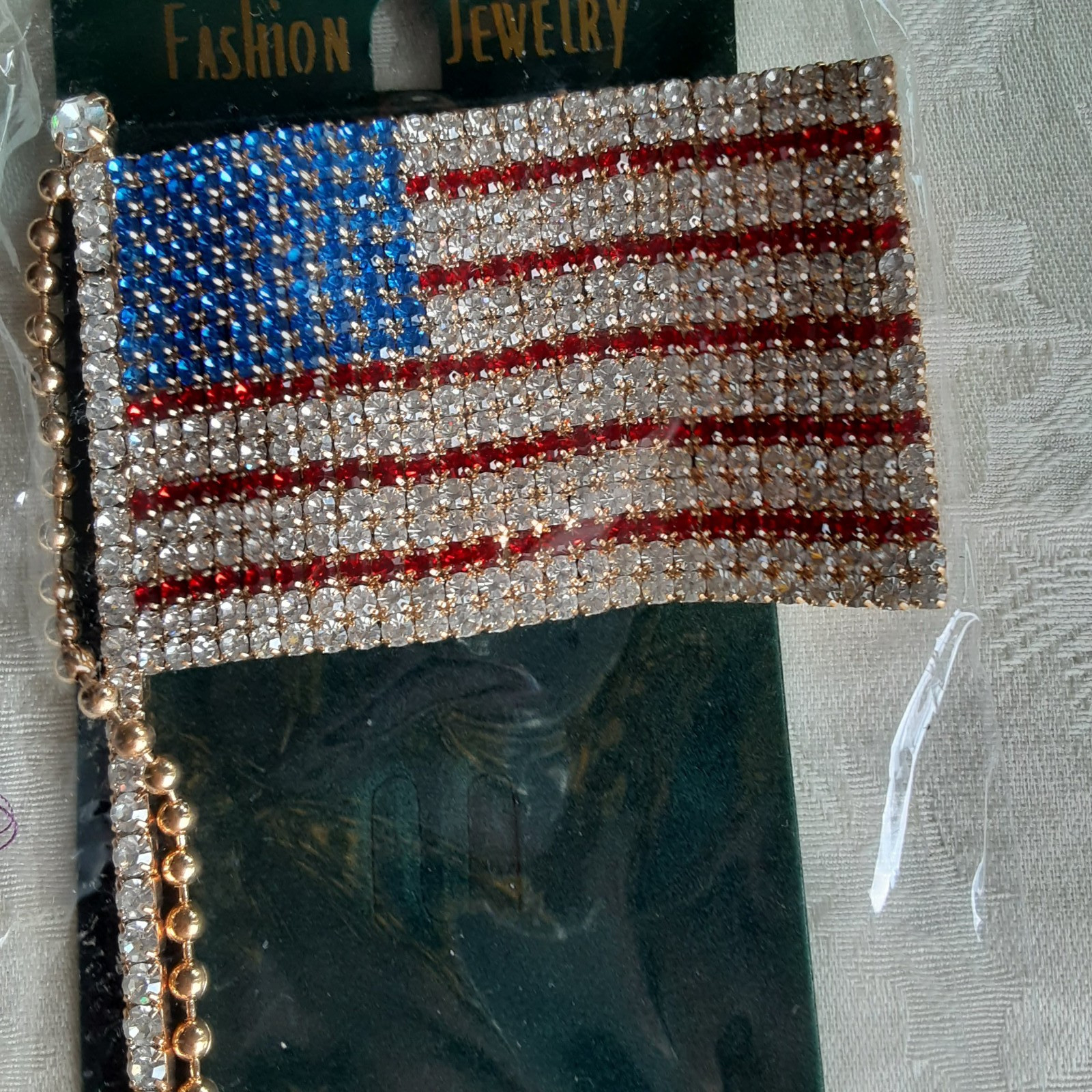 VINTAGE *NEW OLD STOCK* X-LARGE USA AMERICAN FLAG BROOCH 6”