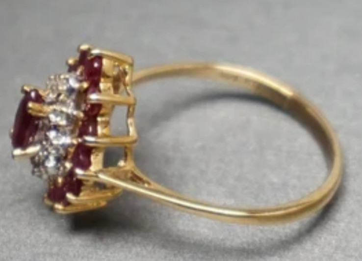 Vintage 14KP (Plumb) Woman’s Yellow Gold Ring Diamonds & Red Rubies 2.6g Size 8