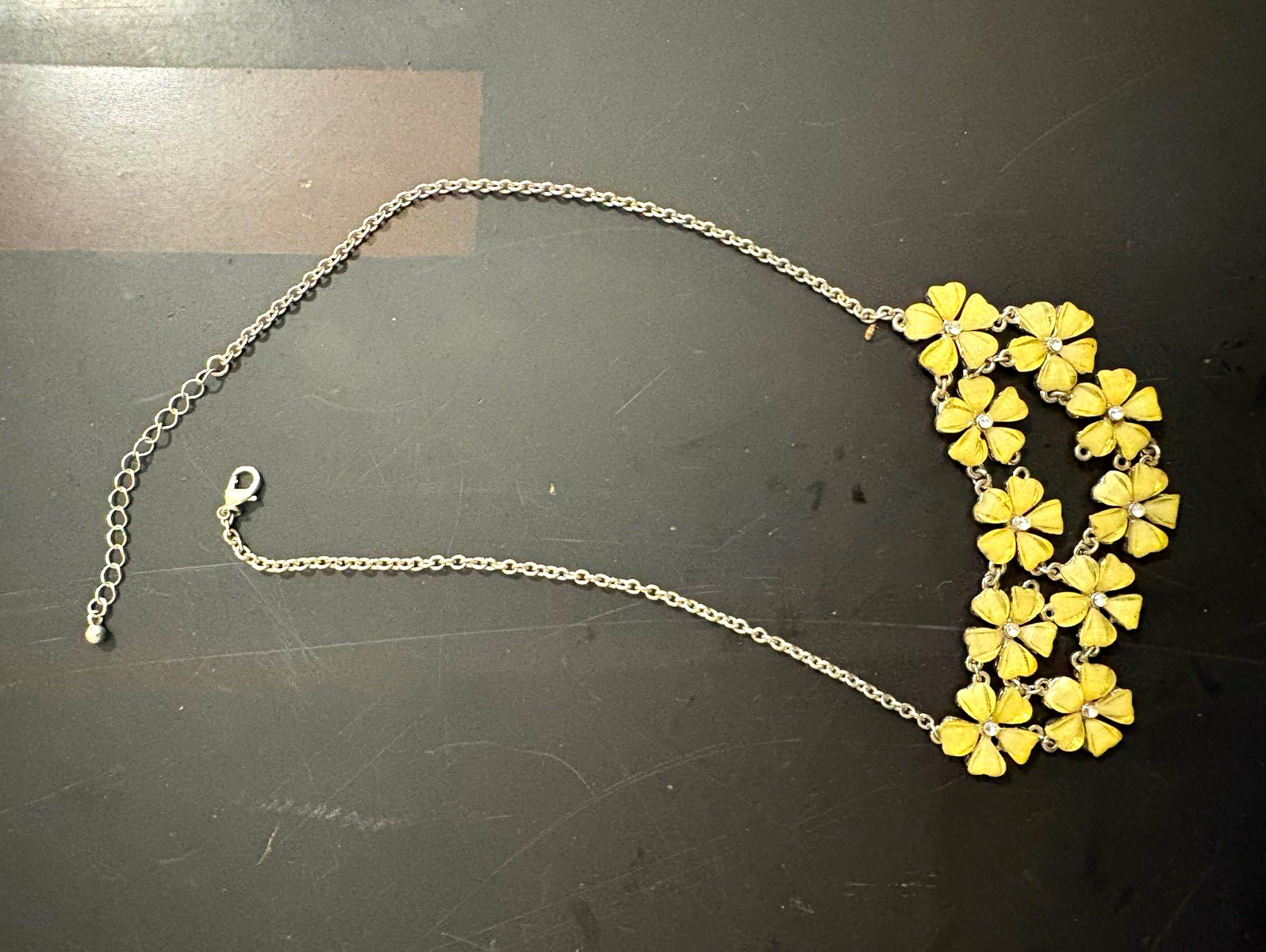Silver Tone Clear Crystal Rhinestone Flower Pendant Necklace Cable Chain Lobster
