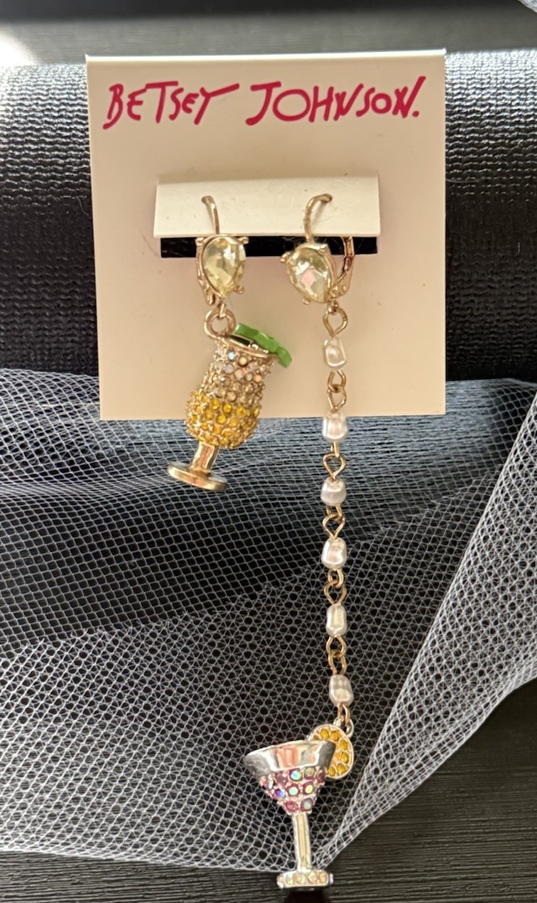 Betsey JohnsonXox💋 ISLAND TIME~ COCKTAIL~Mismatched~Dangle~ Earrings🍹🍸