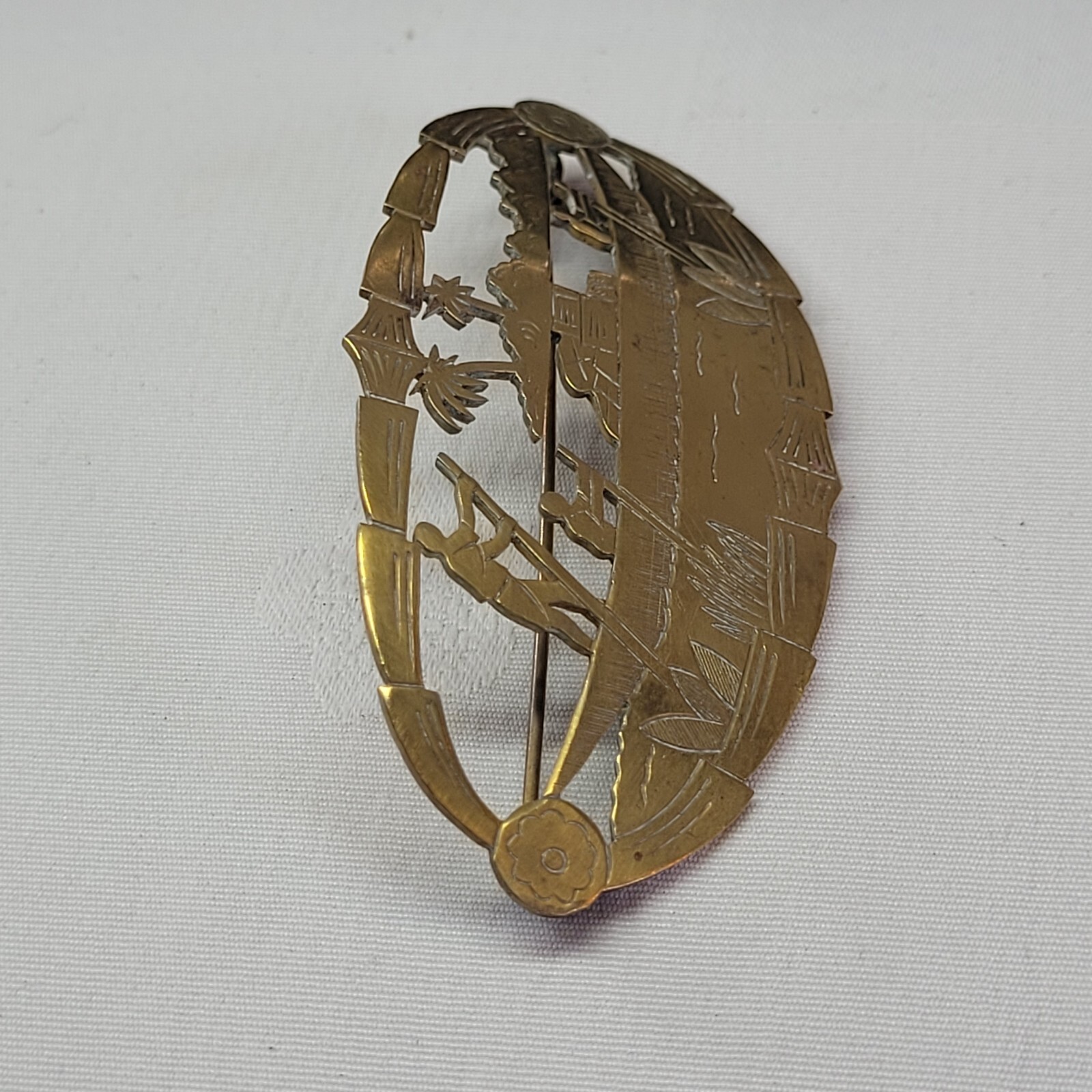 05K43 Antique Large Brass Brooch 1920/1930 China Indochina
