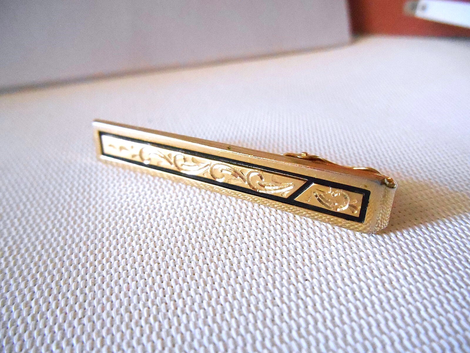 Men’s FOSTER Goldtone & Black Etched Tie Clasp