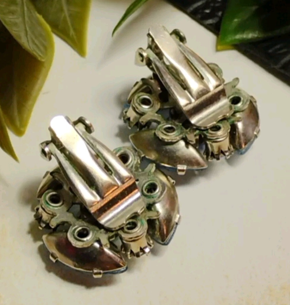 Unsigned CELEBRITY? Light Periwinkle AB Prong Set Rhinestone Clip on Earrings!