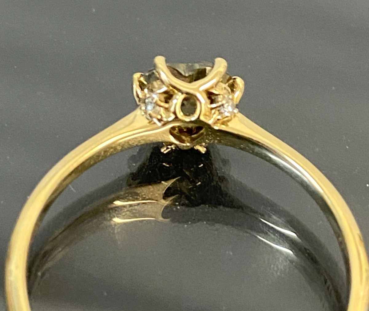 10ct Yellow Gold W/ Heart Diaspore & Diamond Ring Size R 1/2 (US 9)
