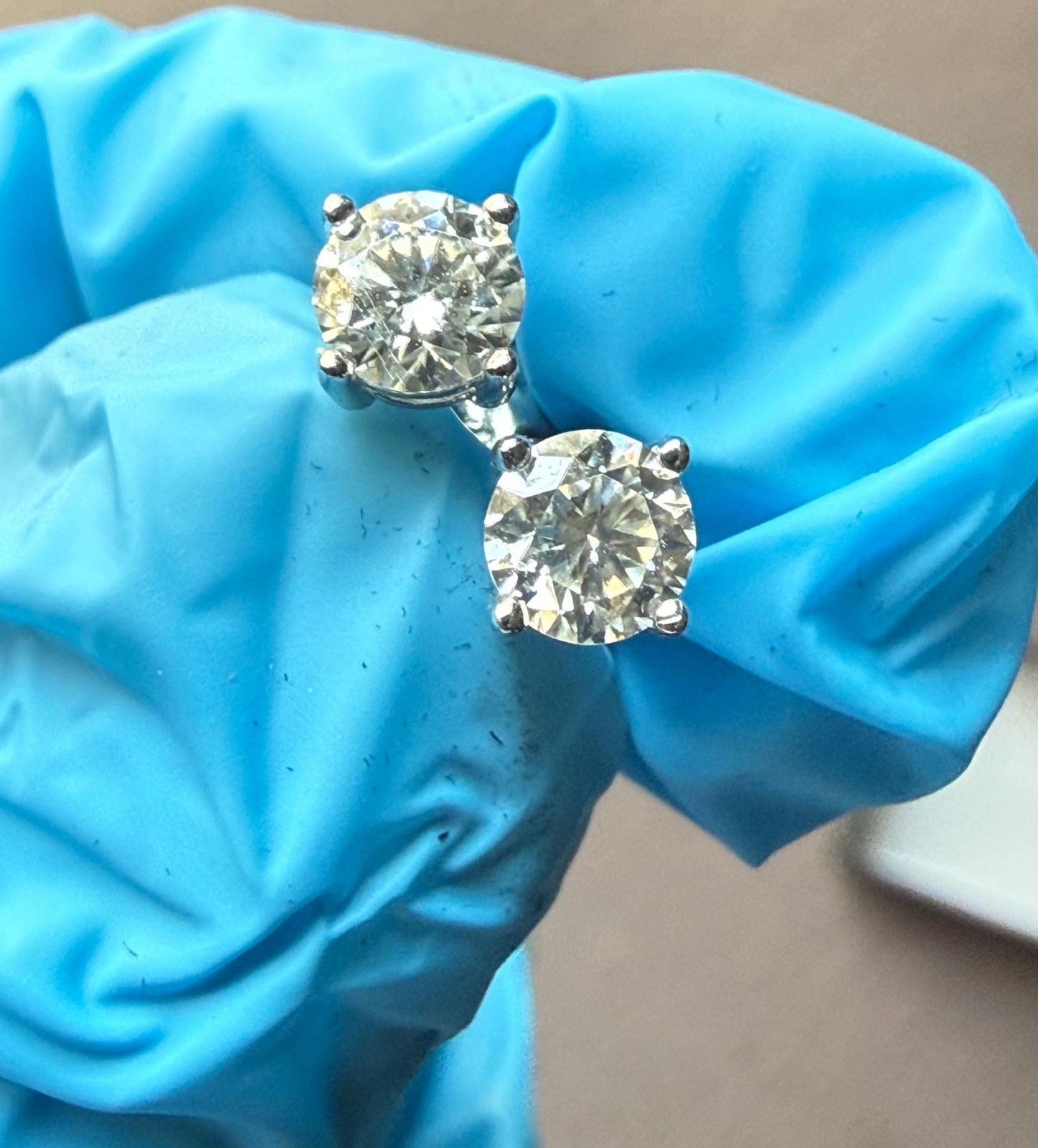 GRA Certified Round 1.0 CT Moissanite Solitaire Stud Earrings