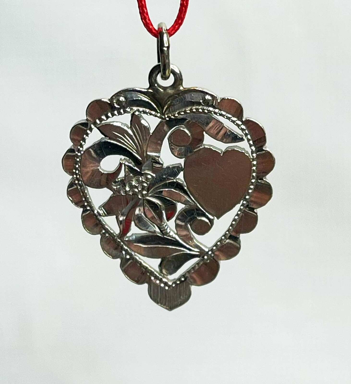 Platinum Heart Pendant. Carved Flower and Heart pendant 4.1 Grams