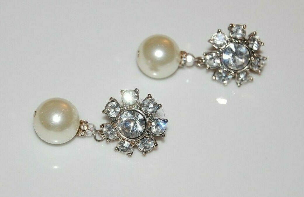 ELEGANT COUTURE RHINESTONES SILVERED METAL FAUX PEARL DROP DANGLE POST EARRINGS