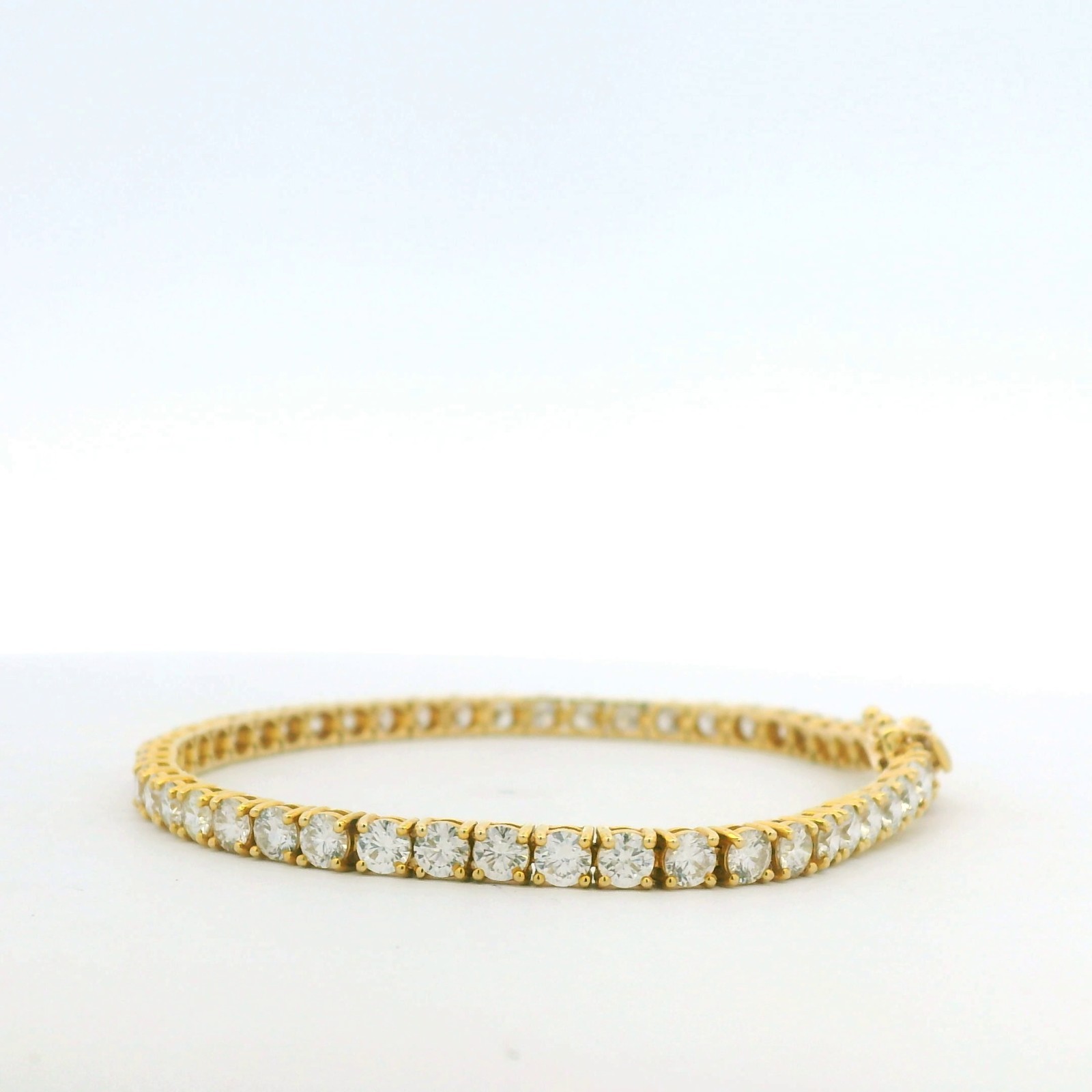 14k Yellow Gold Natural 6.36 Carat Round Brilliant Cut Diamond Tennis Bracelet