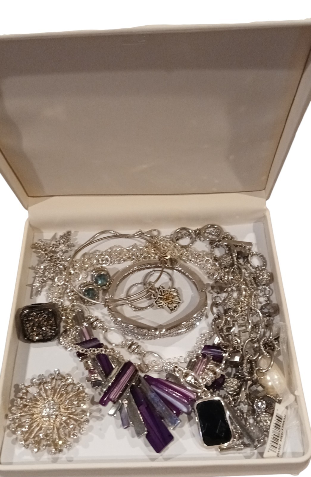 Gorgeous Silvertone Mixed Jewelry Lot