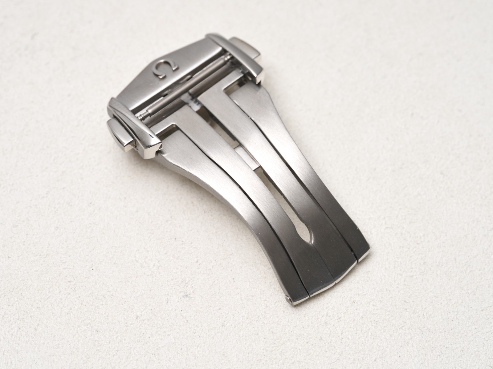 Omega 18mm Fold Over Push Button Deployment Buckle OM94521883