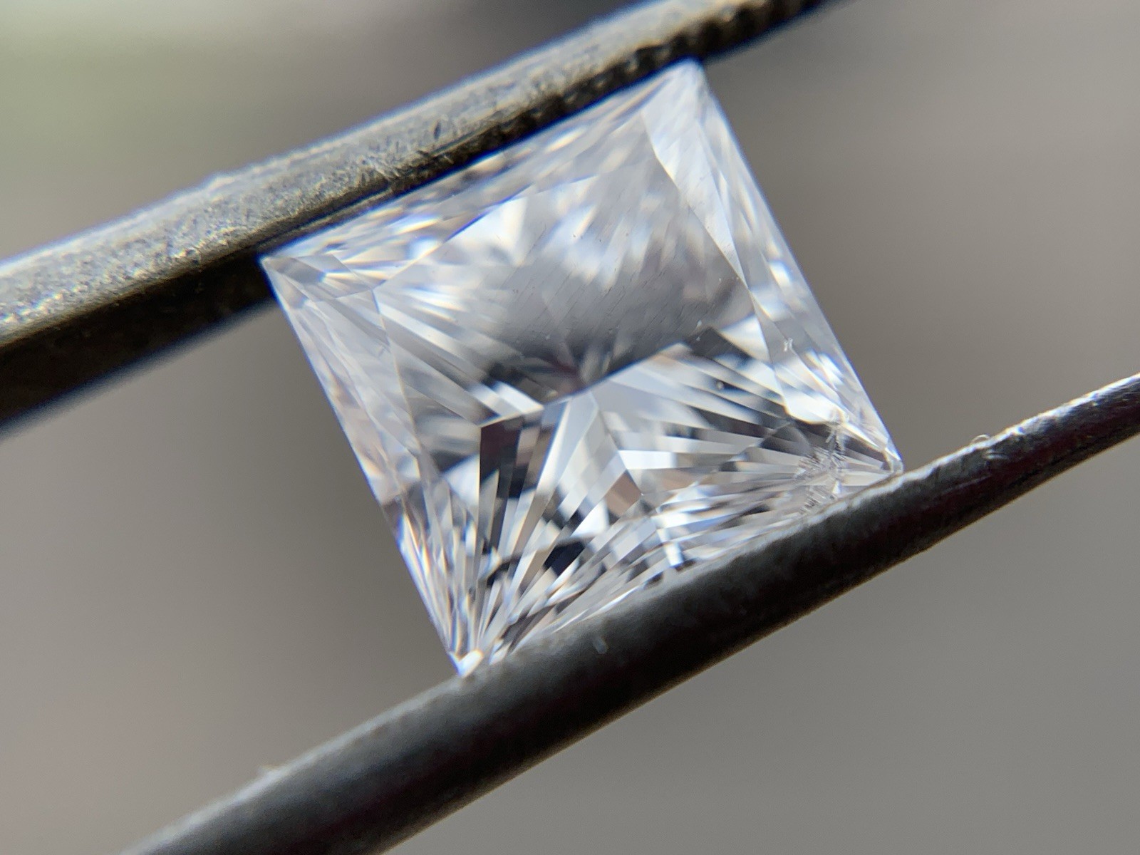 GIA 2.01 CT Princess Cut Square Modified Loose Diamond (SI2, H, Very Good/Good)