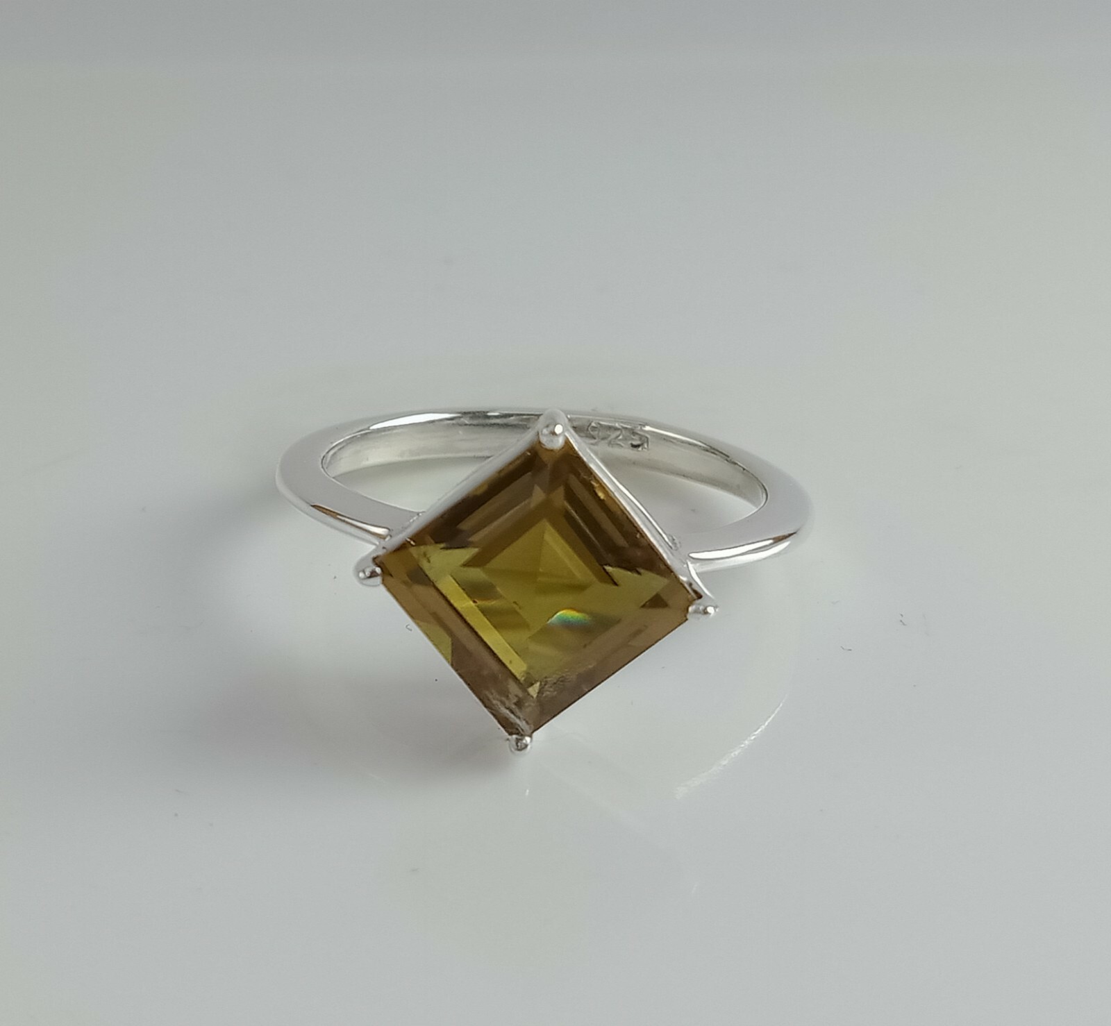 Gorgeous Zultanite Ring-Seven Color Changing Ring-Unique Zultanite Ring