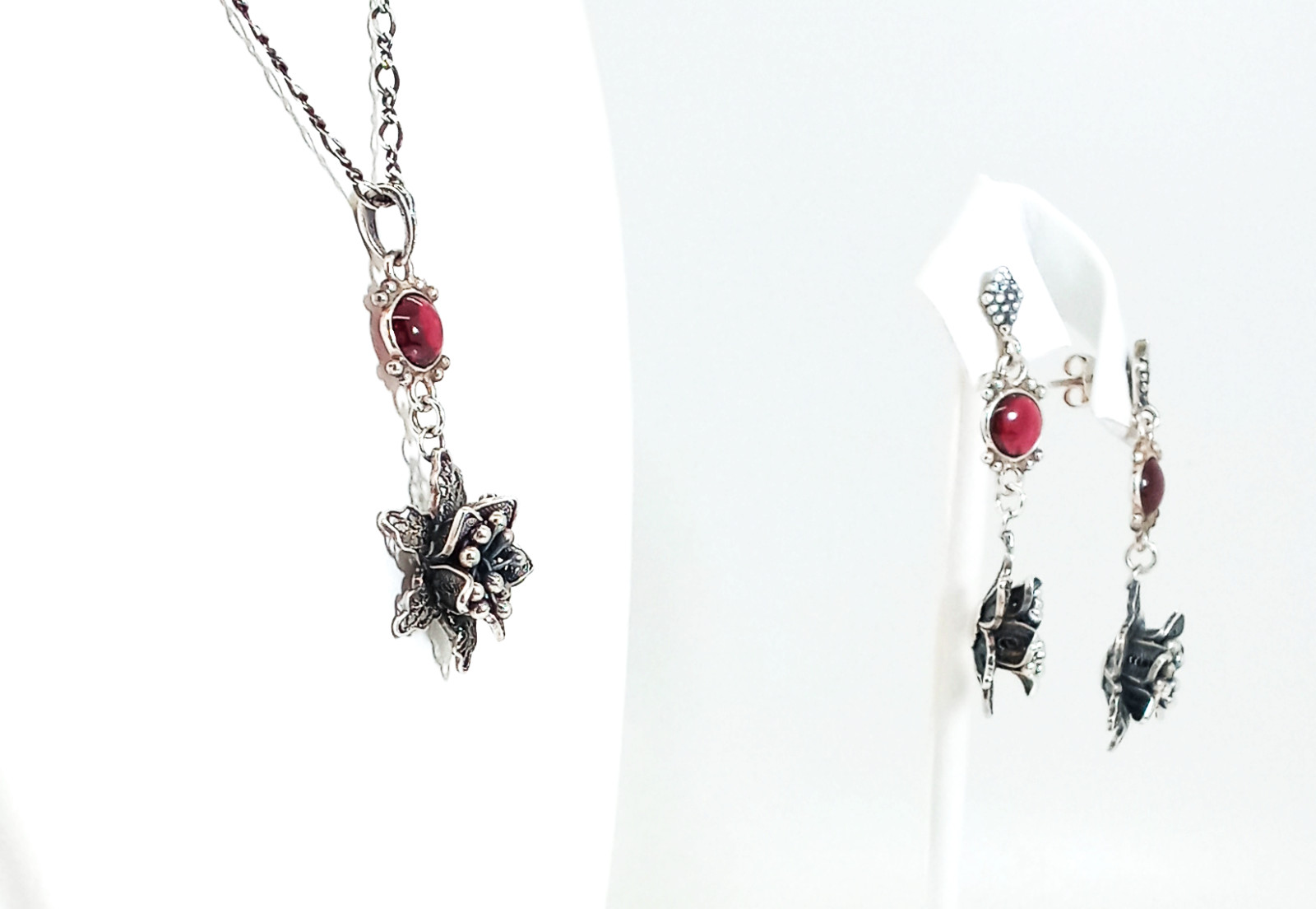Vintage 925 Sterling Silver Garnet 3D Filigree Floral Necklace & Earrings Set