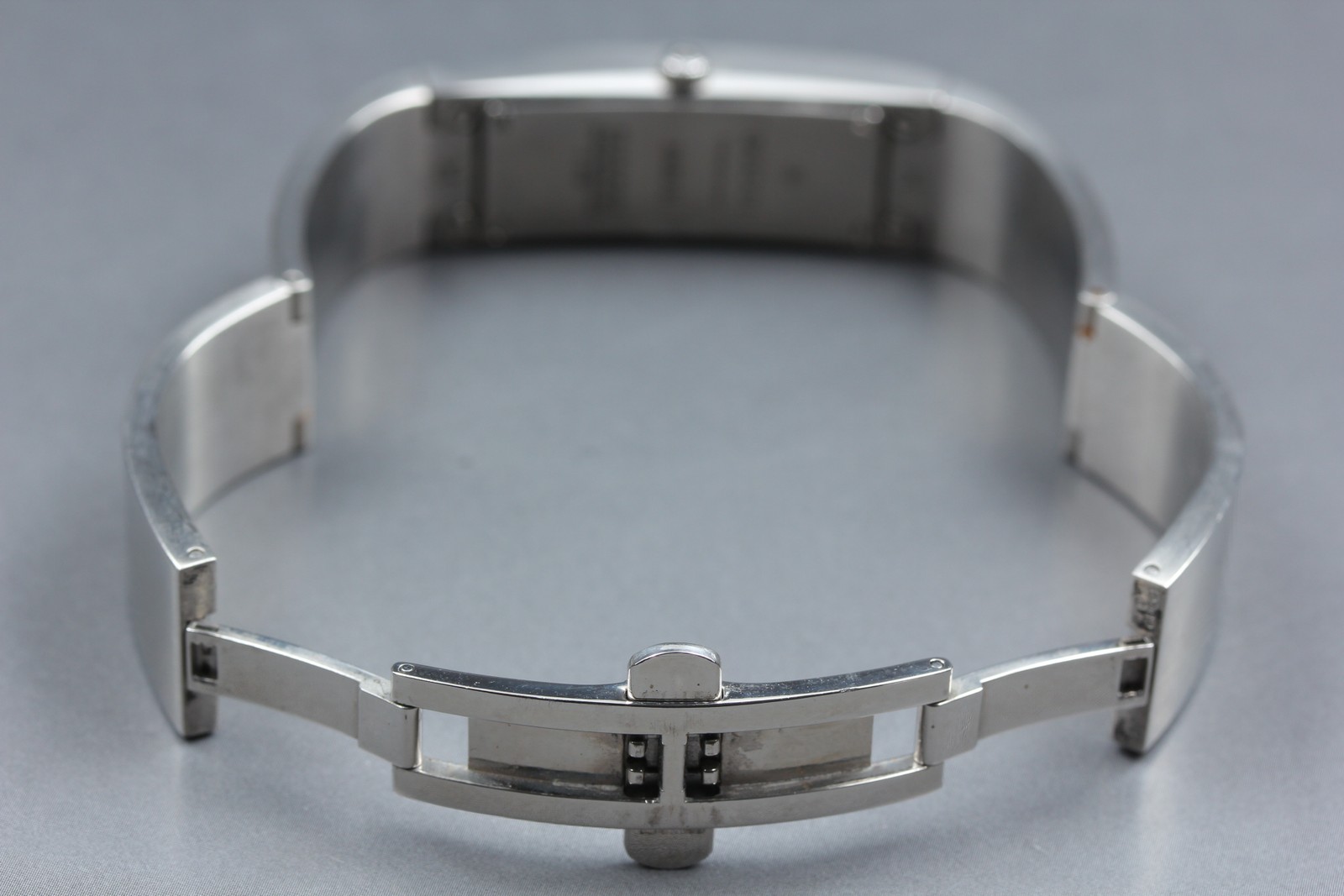 GUCCI 2400S 14mm Black Dial Bangle Quartz Womens Watch From JAPAN Near MINT+