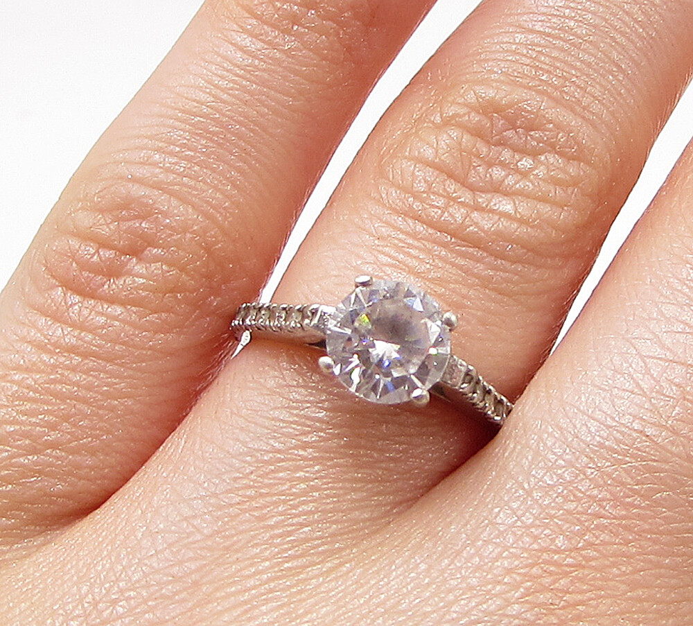 925 Sterling Silver White Cubic Zirconia Engagement Ring Sz 6 RG2931