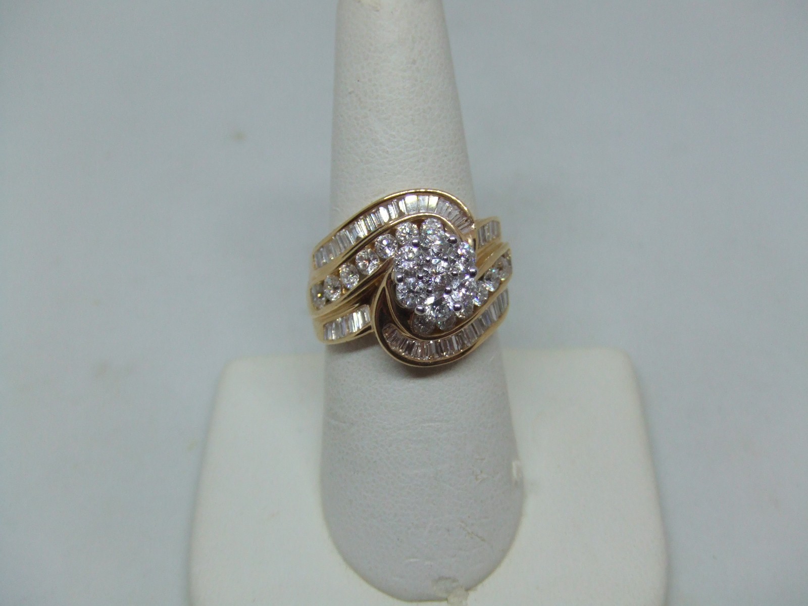 10k y. g. 1.44 ctw diamond cluster ring size 7.25