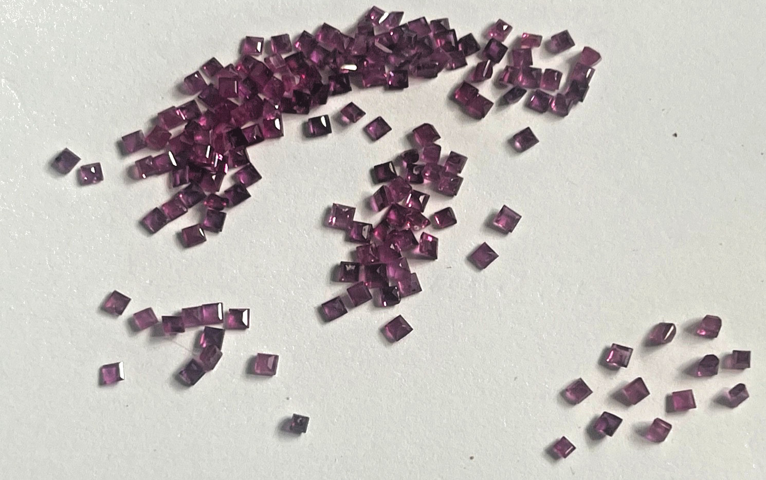 GENUINE RED SQUARE RUBIES 2.00 CARATS APPROX 10-1 2PCS 2.5-2.7MM BELOW WHOLESALE