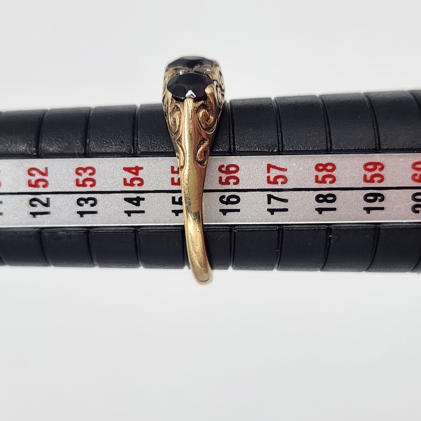 Vintage 9ct Yellow Gold 3 Stone Garnet Gypsy Ring, Size O 1/2 3 Grams