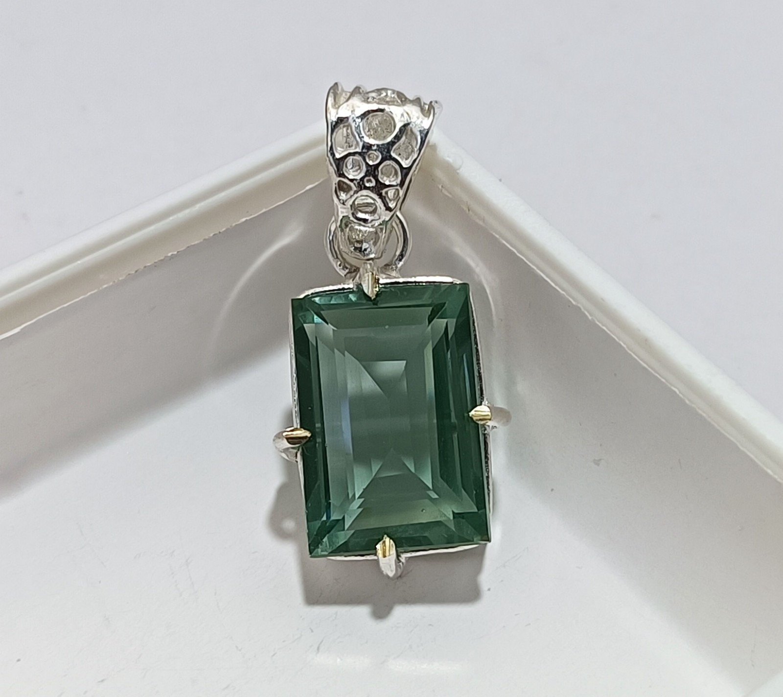 Certified 28.5 Ct Natural Tourmaline Green 925 Silver Pendant Loose Gemstone