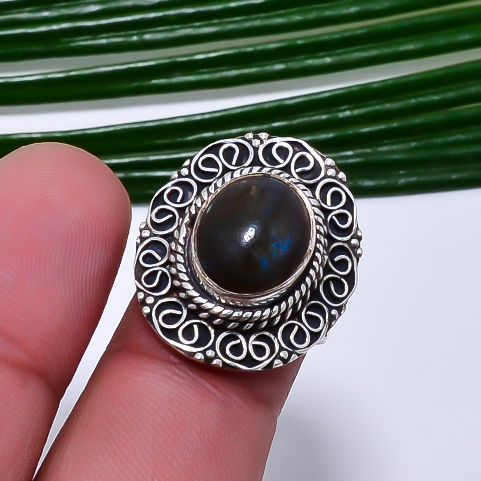 Labradorite – Madagascar Fine Art Oxidised 925 Sterling Silver Ring S.6 R115664