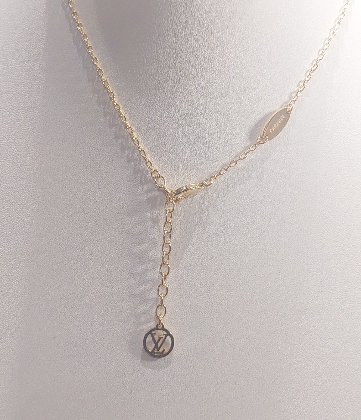 LOUIS VUITTON CRYSTAL NECKLACE – Box & Dust Pouch Included
