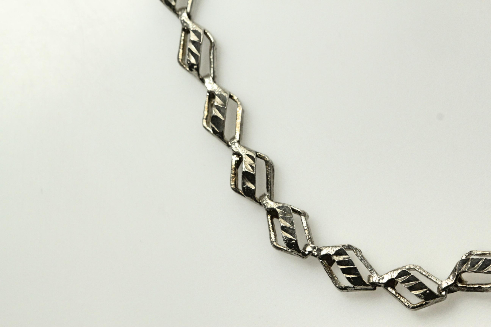 925 Sterling Silver 7.5″ Diamond Cut Kite Shaped Link Bracelet (BR3796)