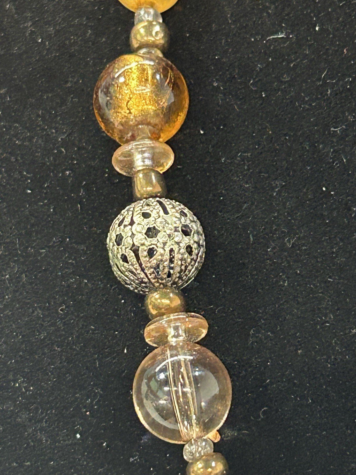 Beautiful vintage art glass necklace